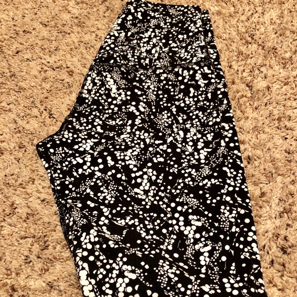 Lulu Lemon spotted Leggings 7/8 length